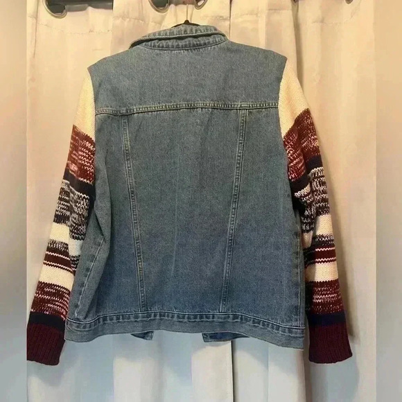 🆕 Sweater Sleeve Denim Jacket - Picture 2 of 2
